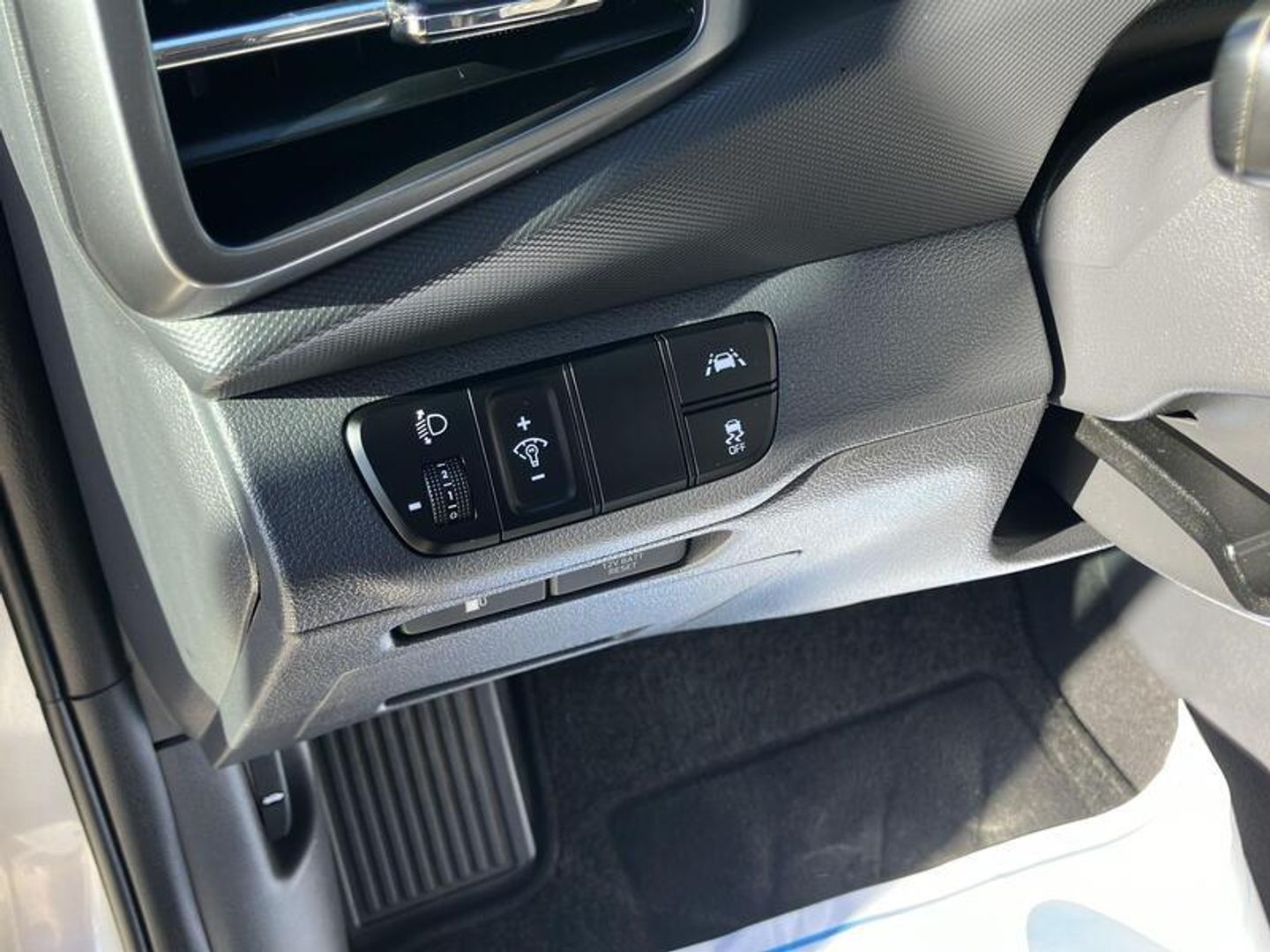 Hyundai Ioniq 1.6 GDI HEV Tecno DCT 104 kW (141 CV) Gris Plata Sedan