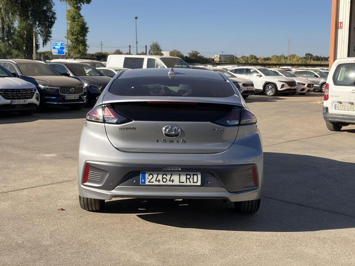 Hyundai Ioniq 1.6 GDI HEV Tecno DCT 104 kW (141 CV) Gris Plata Sedan
