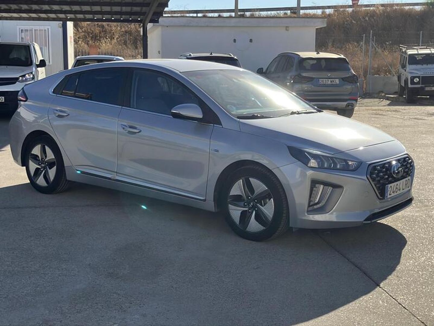 Hyundai Ioniq 1.6 GDI HEV Tecno DCT 104 kW (141 CV) Gris Plata Sedan