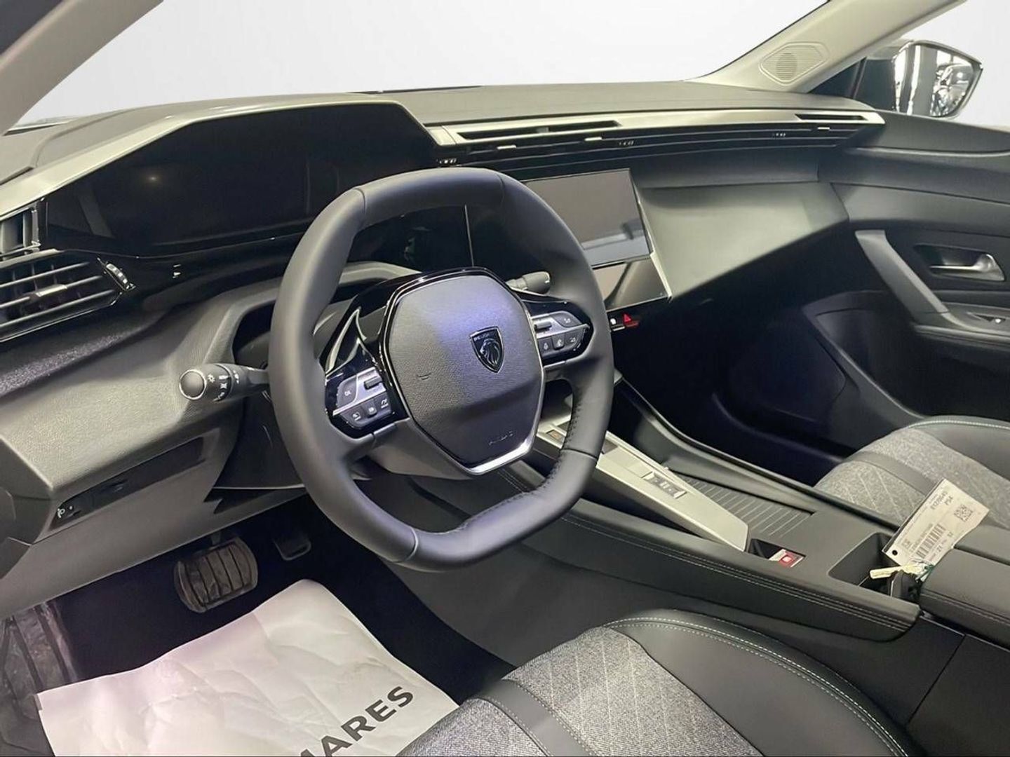 Peugeot 408 Puretech 130 Allure EAT8 96 kW (130 CV) Gris SUV