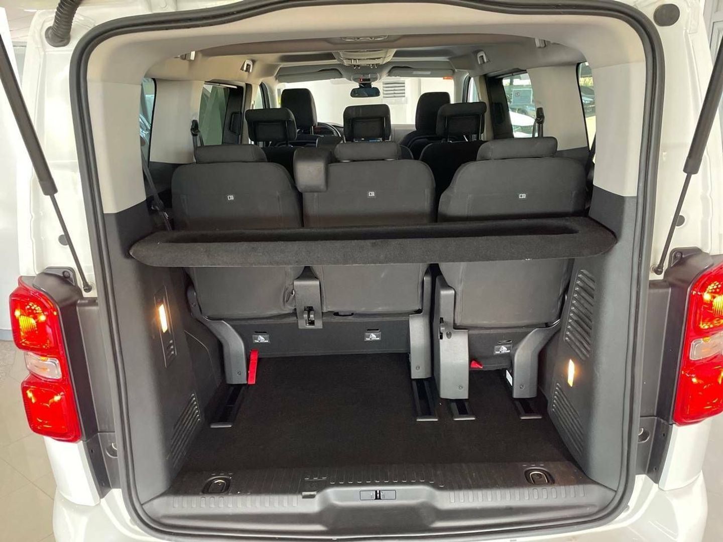 Peugeot Traveller BlueHDi 145 S&S Active Standard 107 kW (145 CV) Blanco Minivan