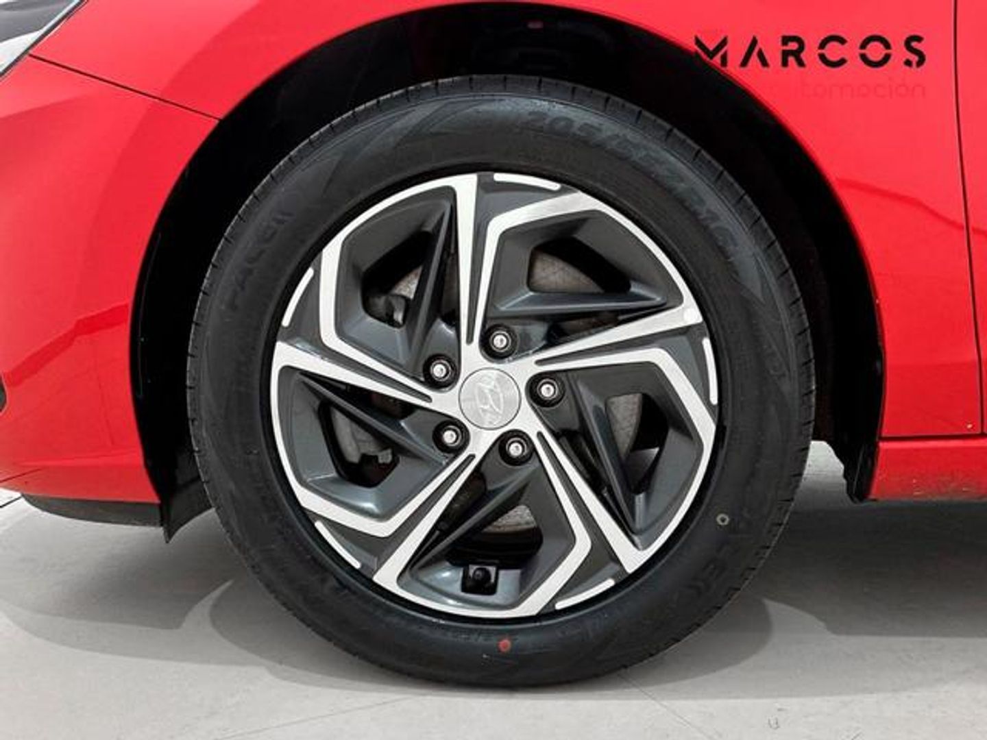 Hyundai i30 Fastback 1.0 TGDI Klass 88 kW (120 CV) Rojo Compact