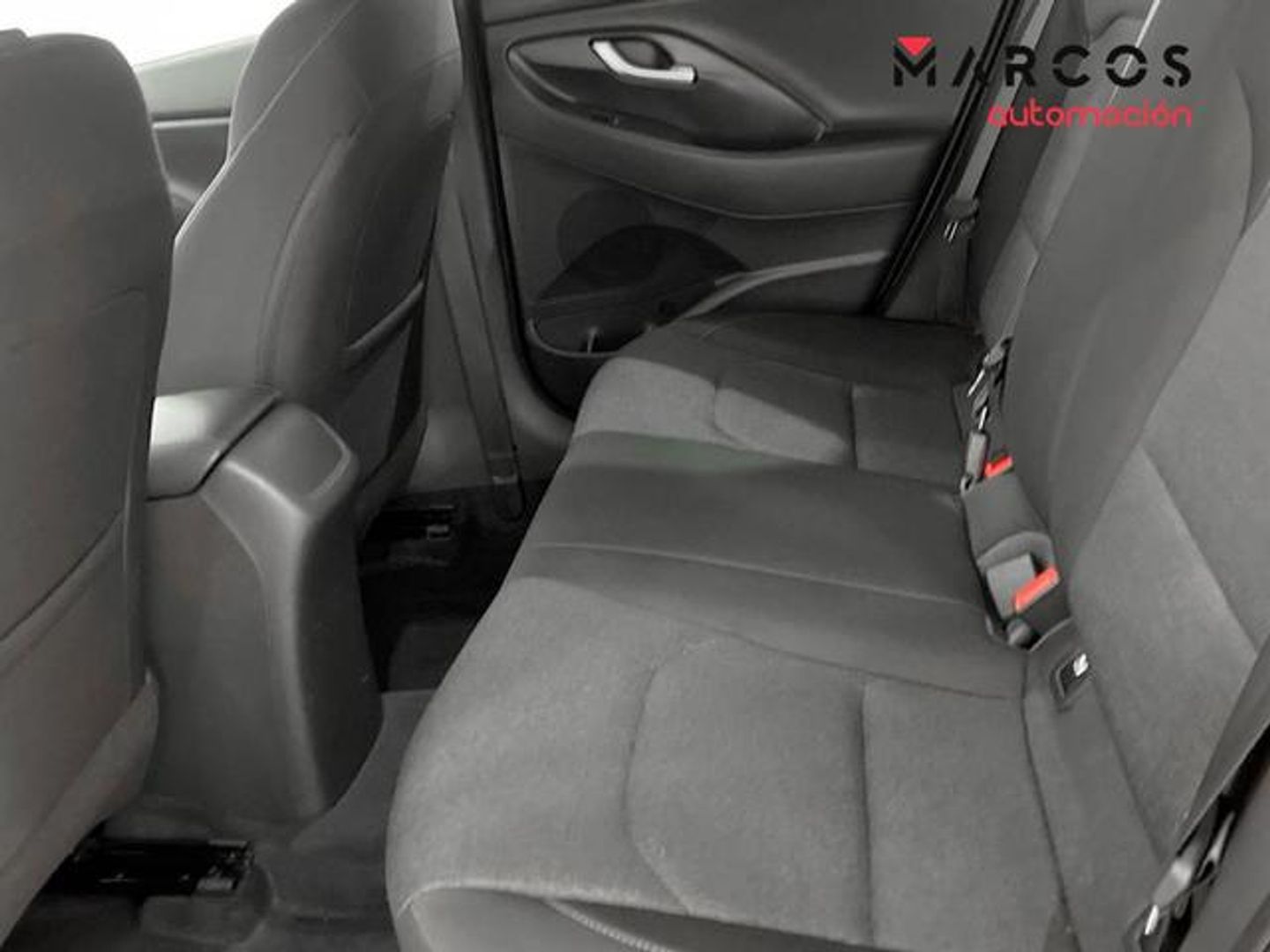 Hyundai i30 Fastback 1.0 TGDI Klass 88 kW (120 CV) Rojo Compact