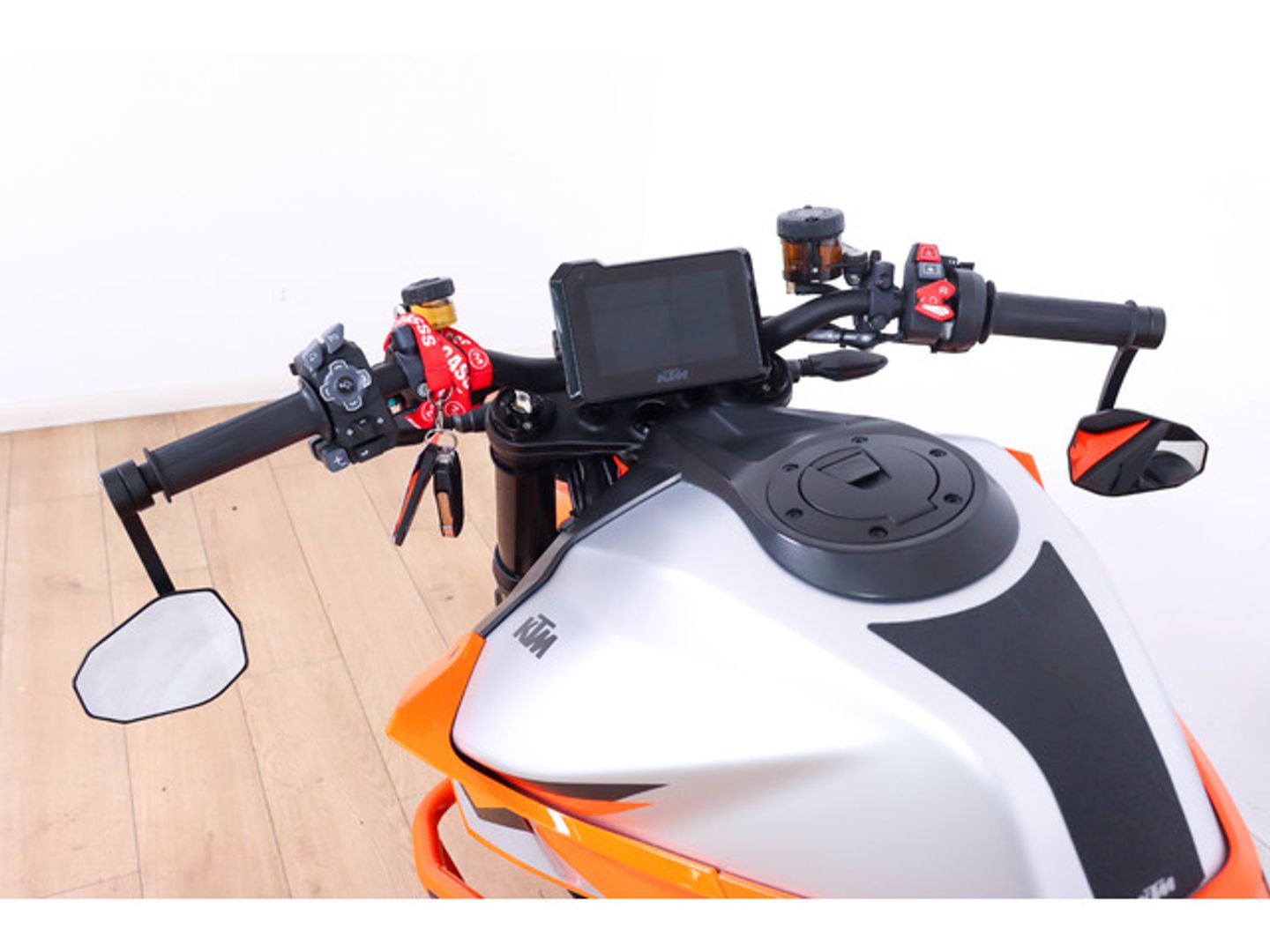 KTM Super Duke R 1290 Naranja Motorcycle
