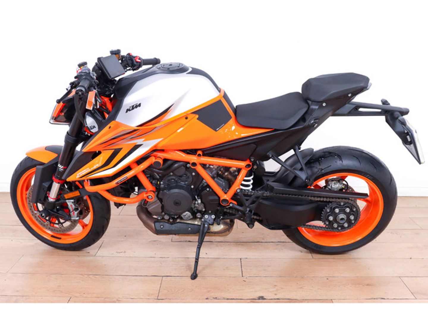 KTM Super Duke R 1290 Naranja Motorcycle