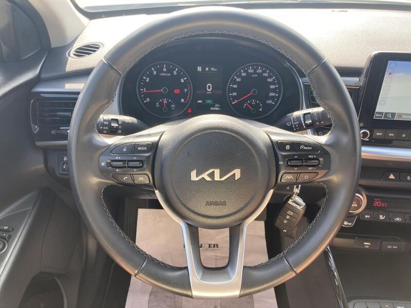 Kia Stonic 1.0 T-GDi MHEV Drive iMT 74 kW (100 CV) Blanco SUV