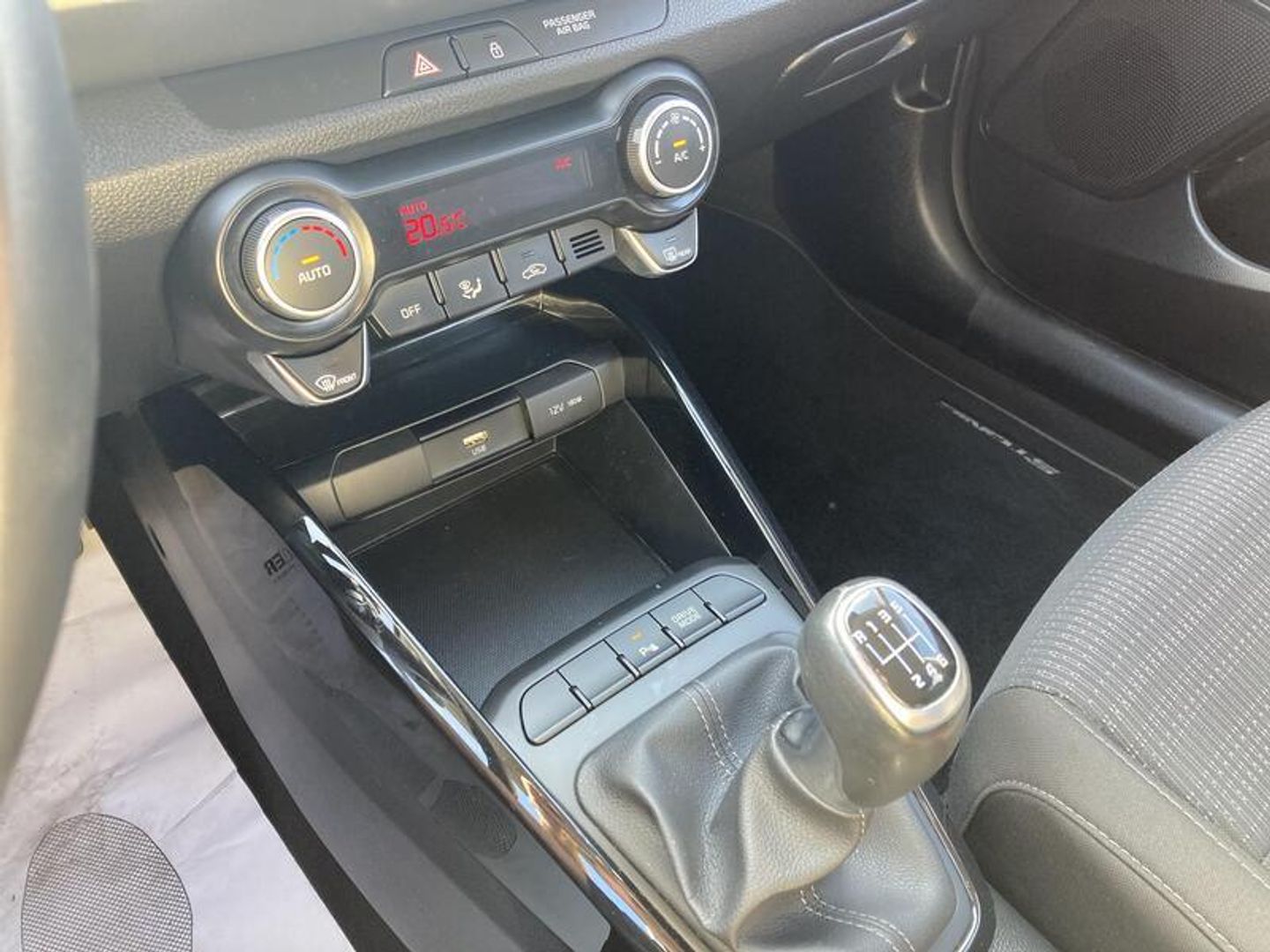 Kia Stonic 1.0 T-GDi MHEV Drive iMT 74 kW (100 CV) Blanco SUV