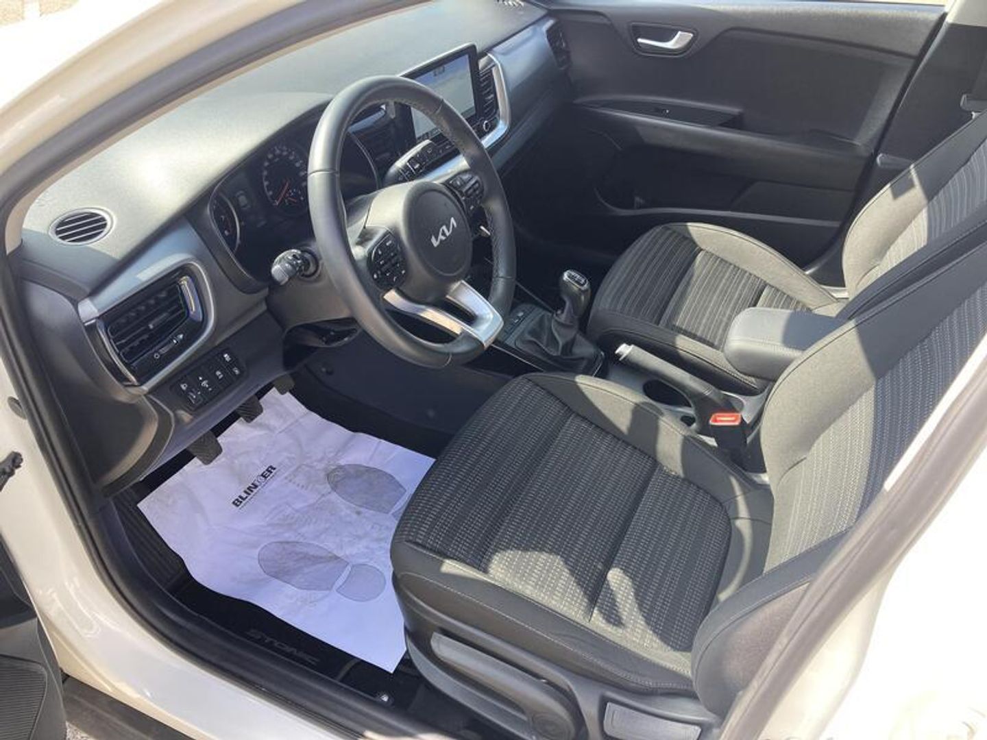 Kia Stonic 1.0 T-GDi MHEV Drive iMT 74 kW (100 CV) Blanco SUV