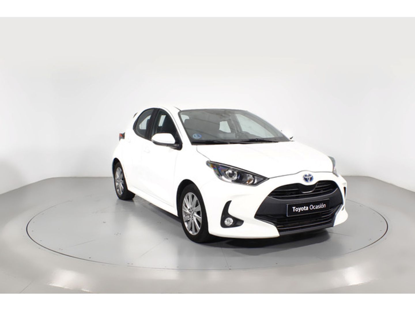 Toyota Yaris 120H Active Tech 85 kW (116 CV) Blanco Compact