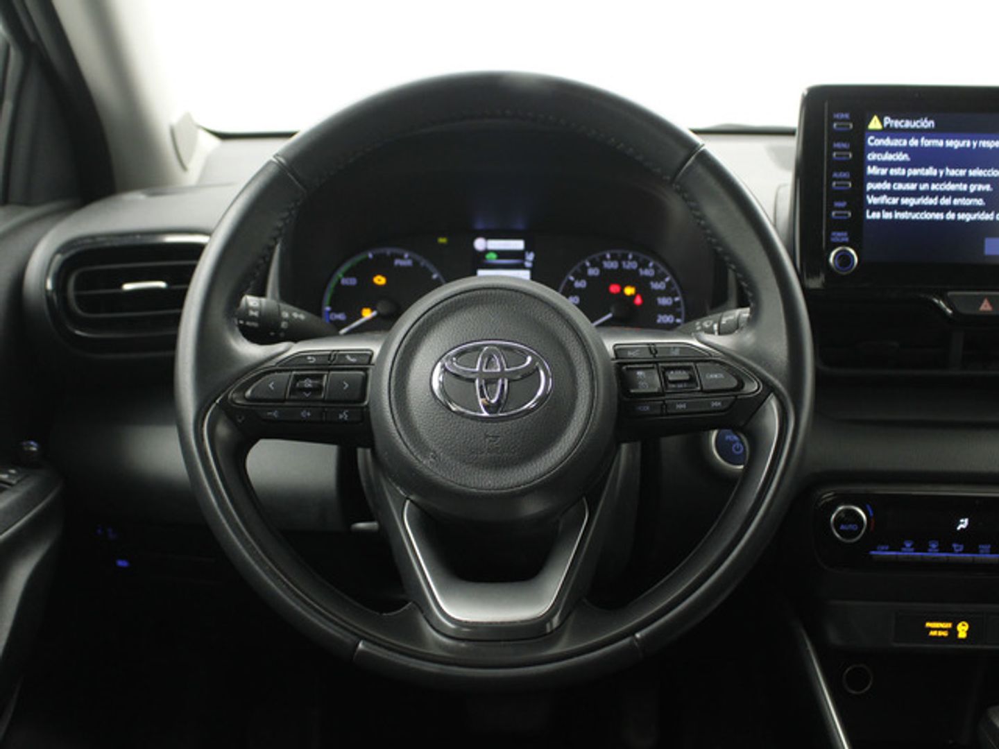 Toyota Yaris 120H Active Tech 85 kW (116 CV) Blanco Compact