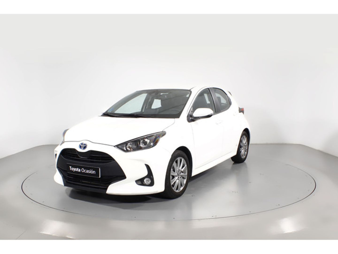 Toyota Yaris 120H Active Tech 85 kW (116 CV) Blanco Compact