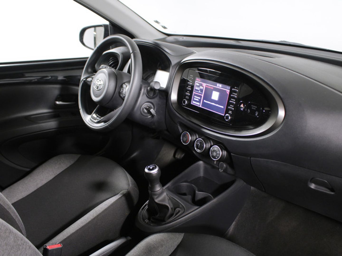 Toyota Aygo X Cross 1.0 VVT-I Play 53 kW (72 CV) Negro SUV