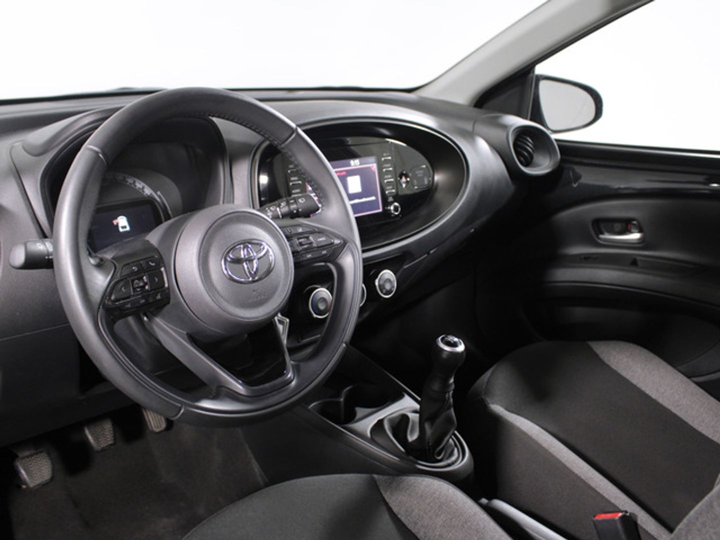Toyota Aygo X Cross 1.0 VVT-I Play 53 kW (72 CV) Negro SUV