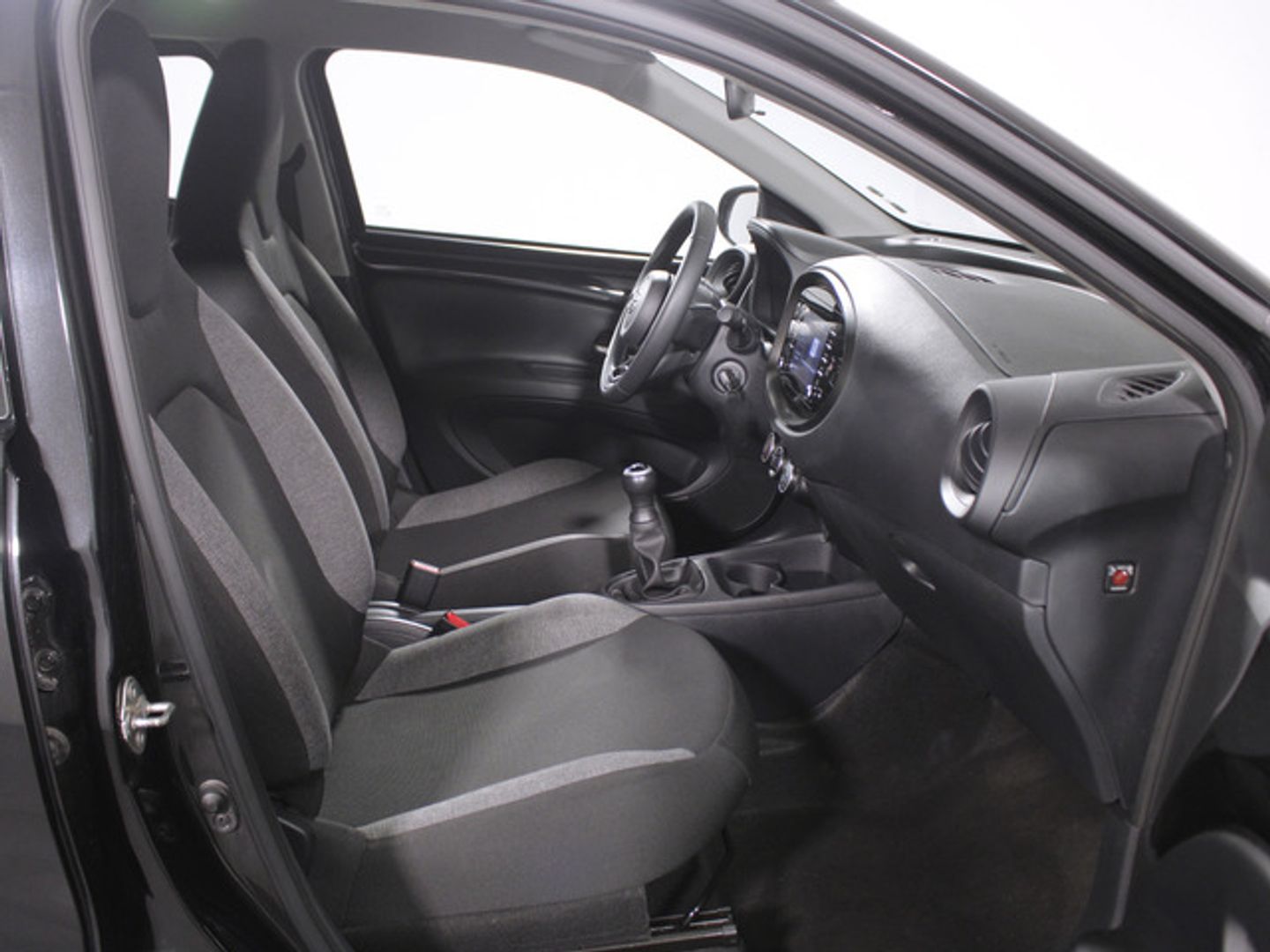 Toyota Aygo X Cross 1.0 VVT-I Play 53 kW (72 CV) Negro SUV
