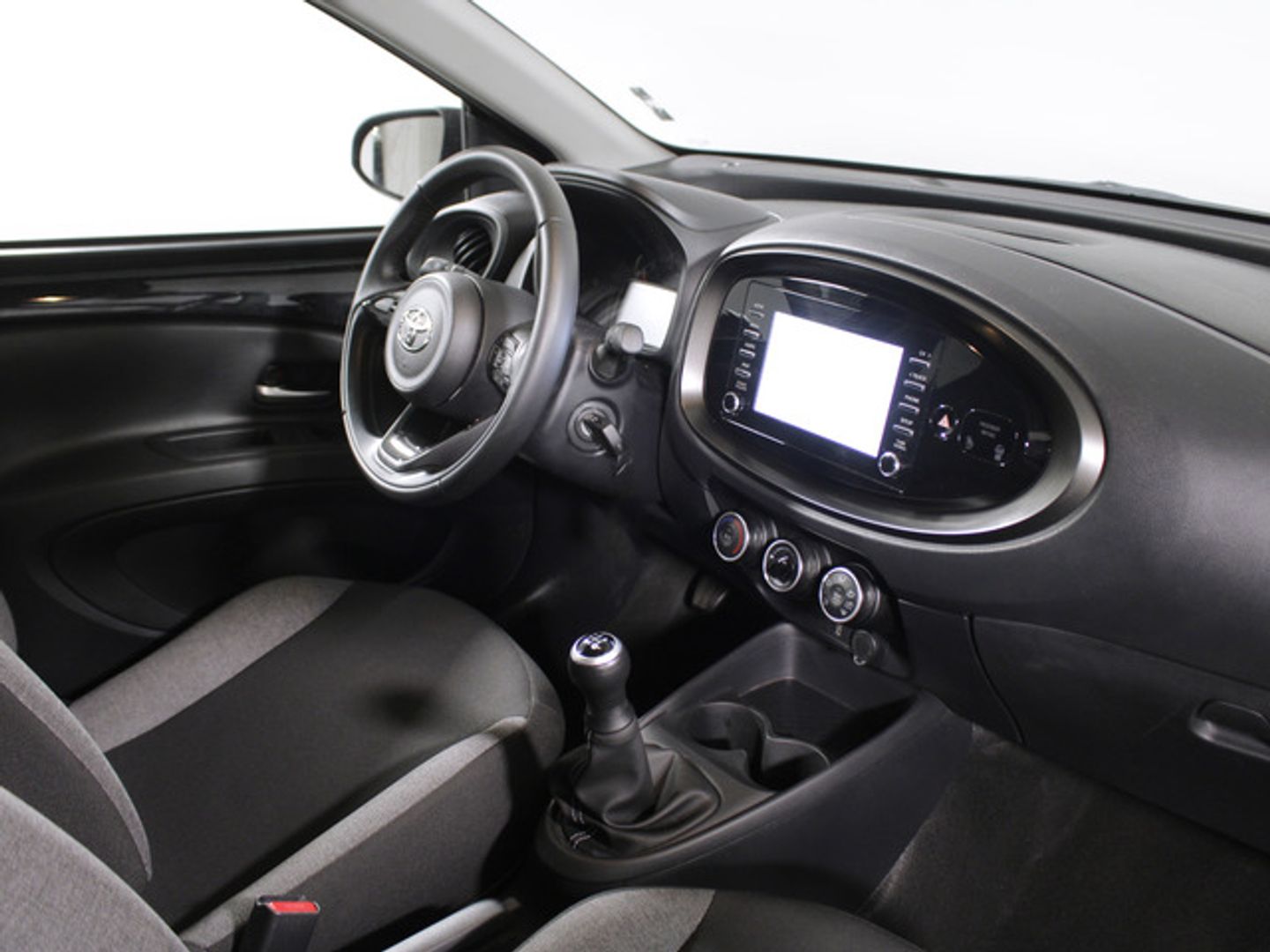 Toyota Aygo X Cross 1.0 VVT-I Play 53 kW (72 CV) Negro SUV