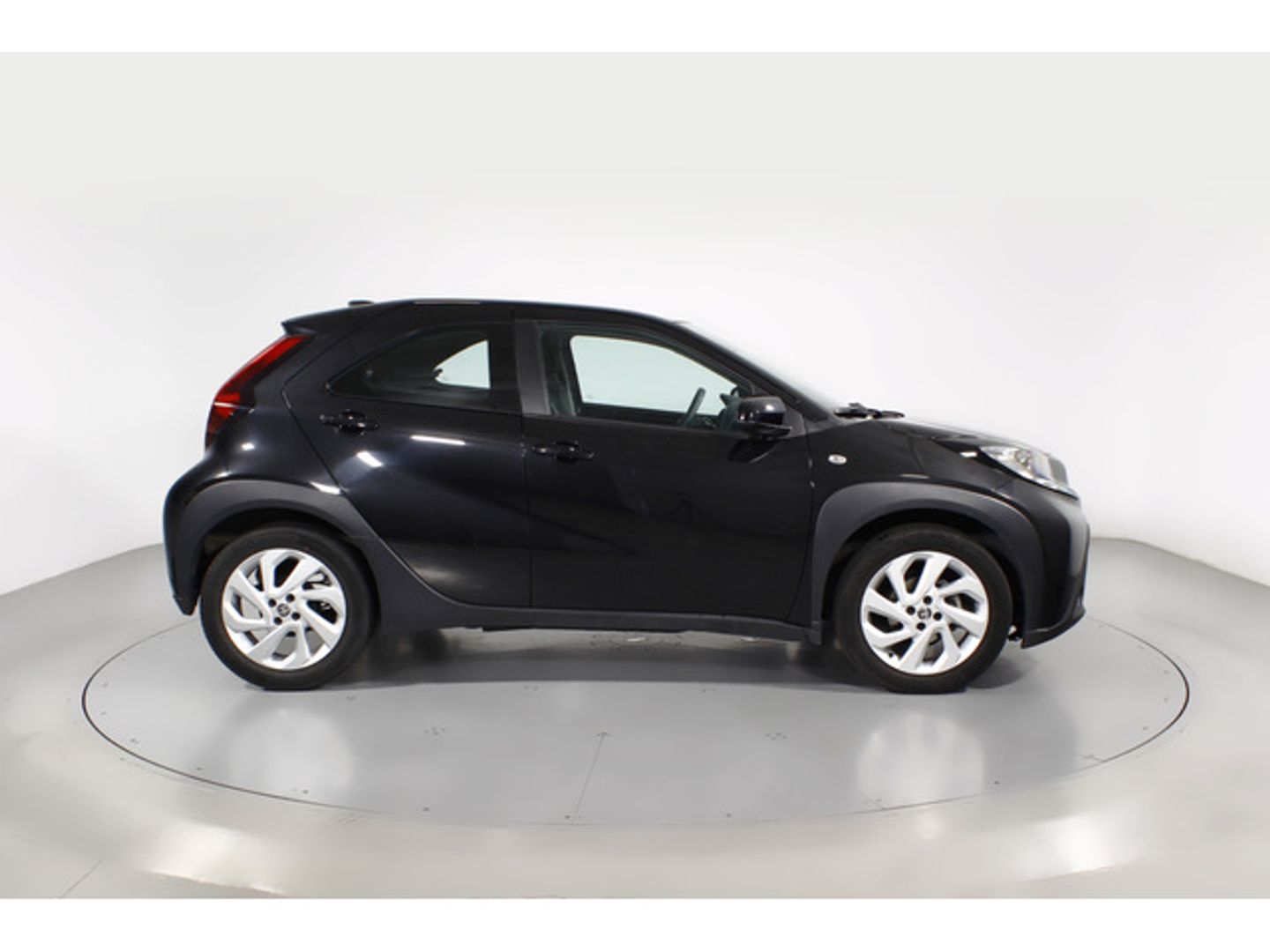 Toyota Aygo X Cross 1.0 VVT-I Play 53 kW (72 CV) Negro SUV