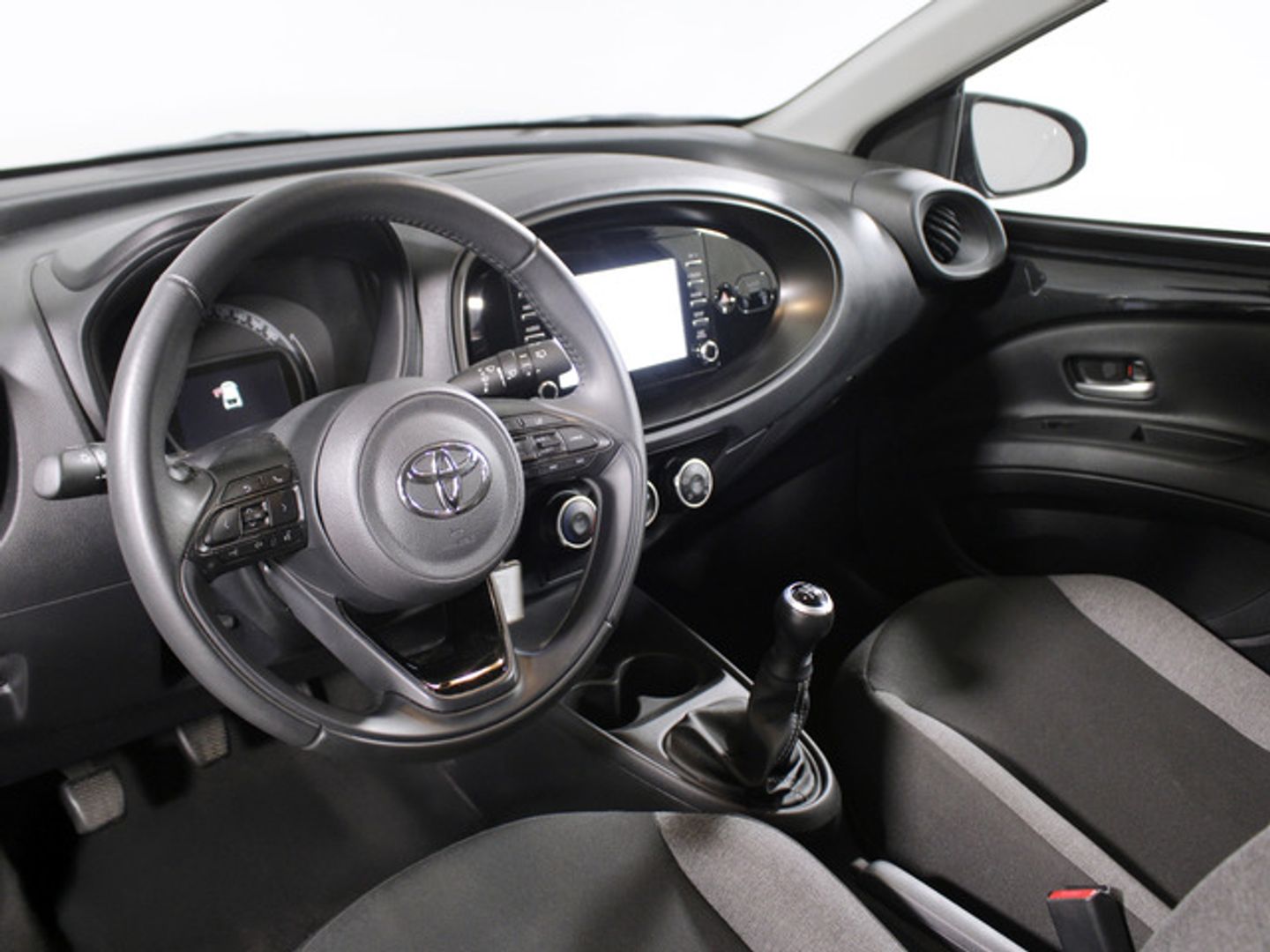 Toyota Aygo X Cross 1.0 VVT-I Play 53 kW (72 CV) Negro SUV
