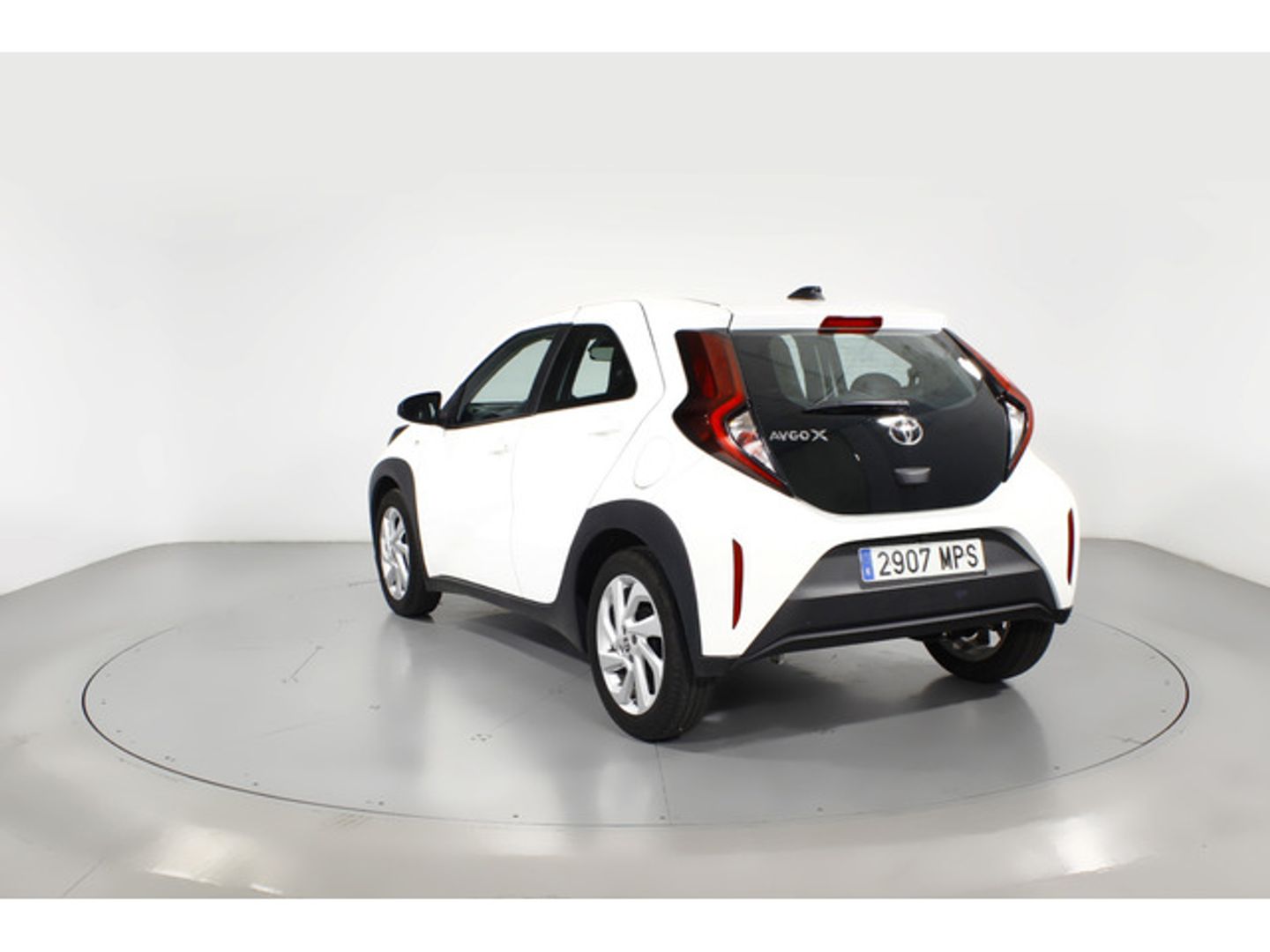 Toyota Aygo X Cross 1.0 VVT-I Play 53 kW (72 CV) Blanco SUV