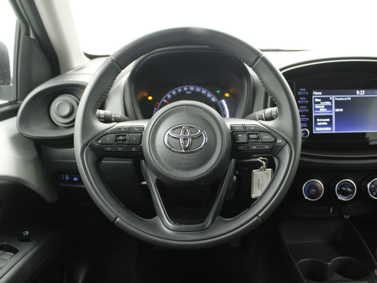 Toyota Aygo X Cross 1.0 VVT-I Play 53 kW (72 CV) Blanco SUV