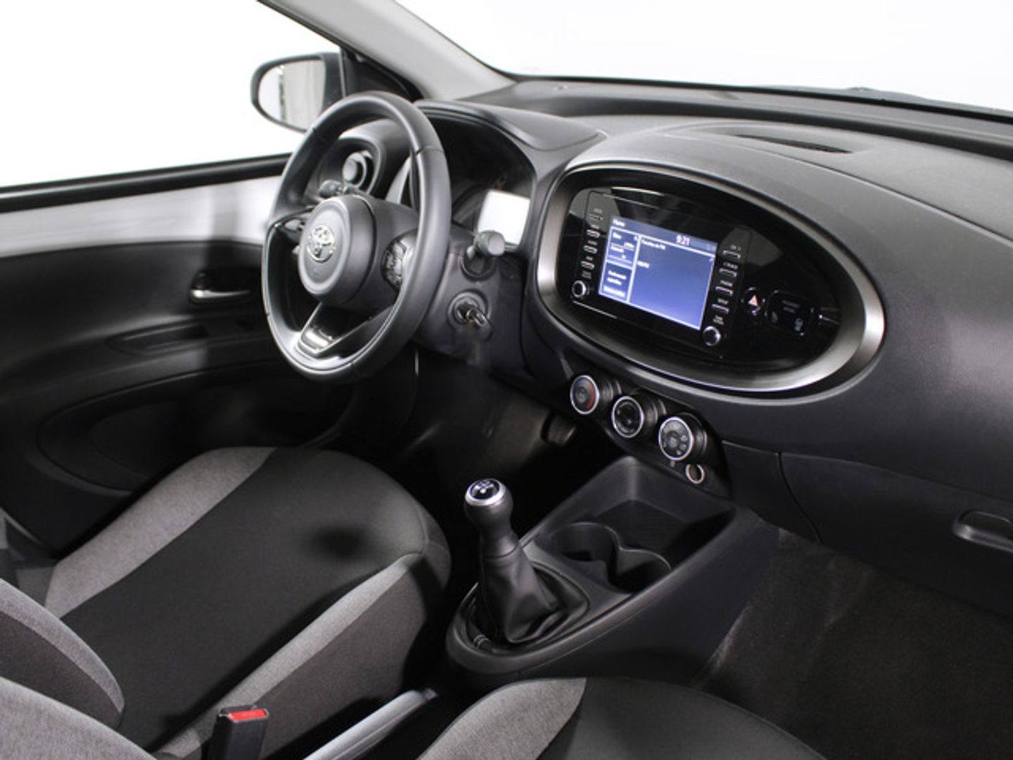 Toyota Aygo X Cross 1.0 VVT-I Play 53 kW (72 CV) Blanco SUV