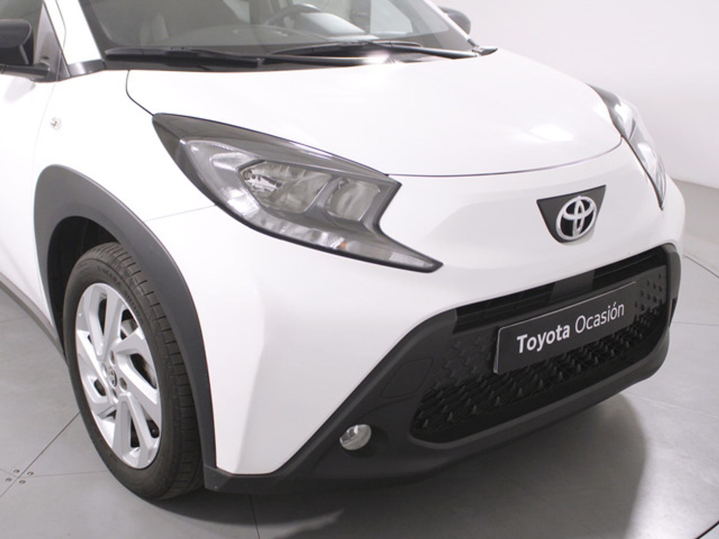 Toyota Aygo X Cross 1.0 VVT-I Play 53 kW (72 CV) Blanco SUV