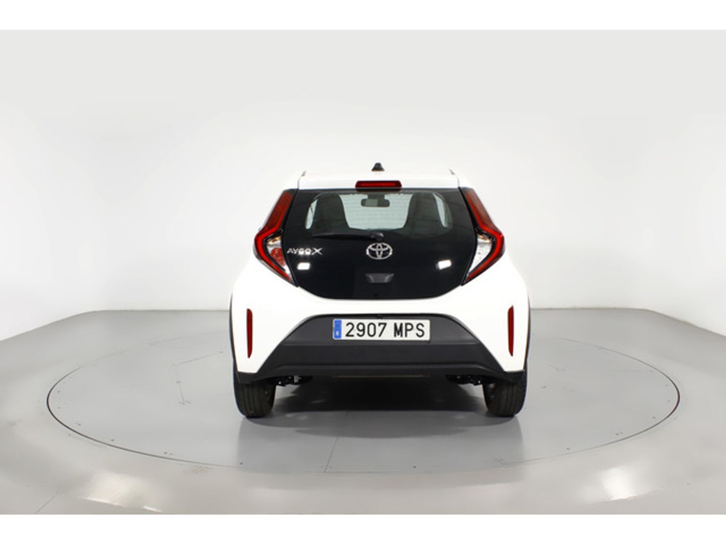 Toyota Aygo X Cross 1.0 VVT-I Play 53 kW (72 CV) Blanco SUV
