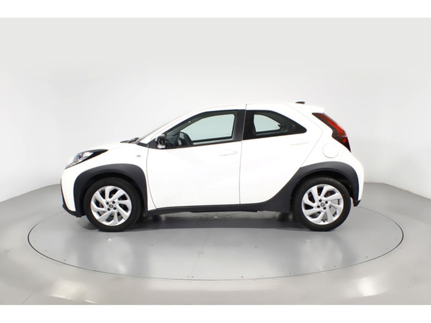 Toyota Aygo X Cross 1.0 VVT-I Play 53 kW (72 CV) Blanco SUV