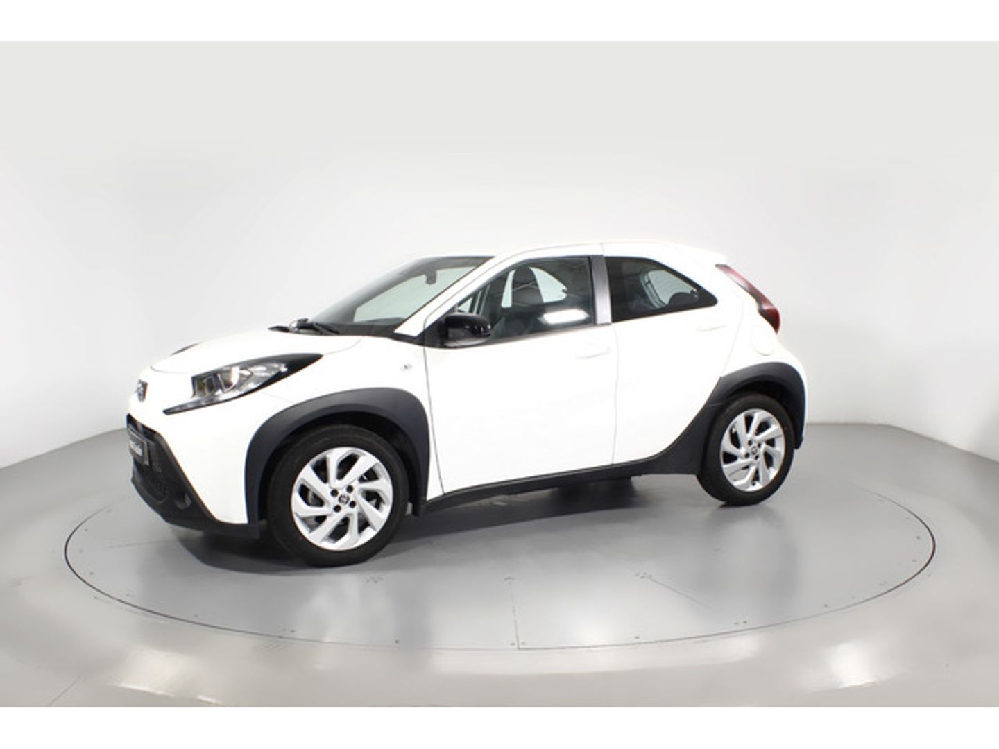 Toyota Aygo X Cross 1.0 VVT-I Play 53 kW (72 CV) Blanco SUV