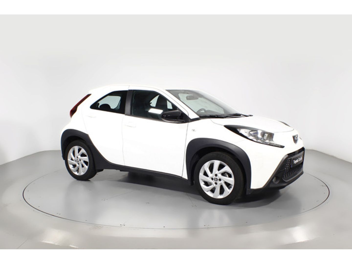 Toyota Aygo X Cross 1.0 VVT-I Play 53 kW (72 CV) Blanco SUV