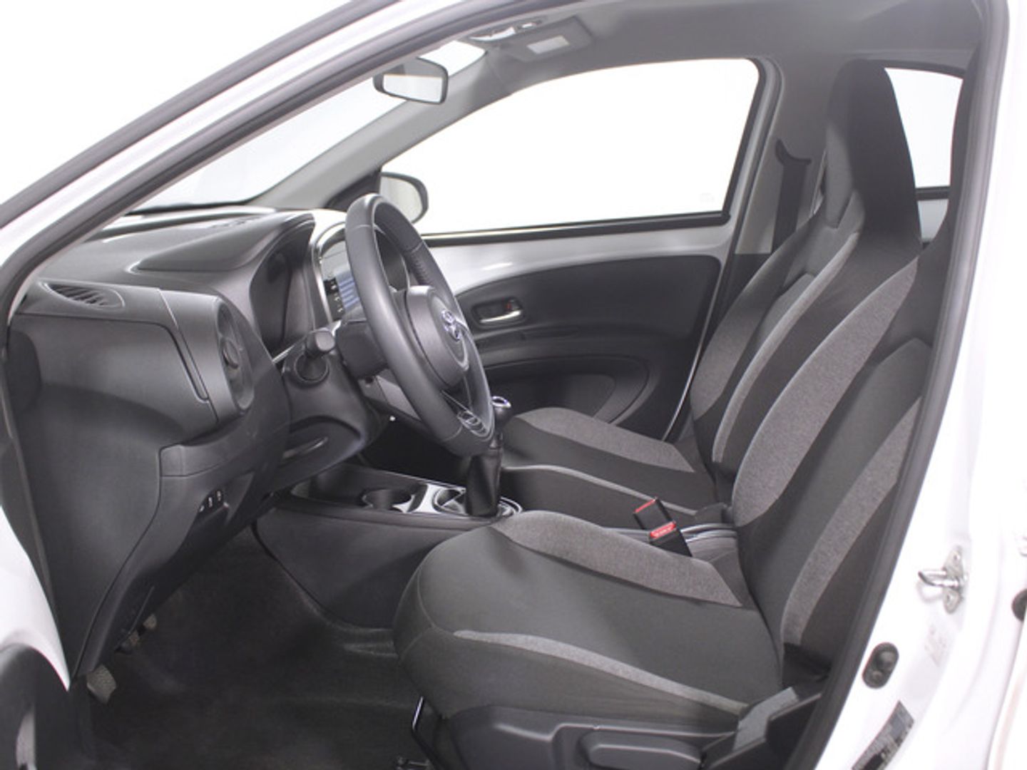 Toyota Aygo X Cross 1.0 VVT-I Play 53 kW (72 CV) Blanco SUV