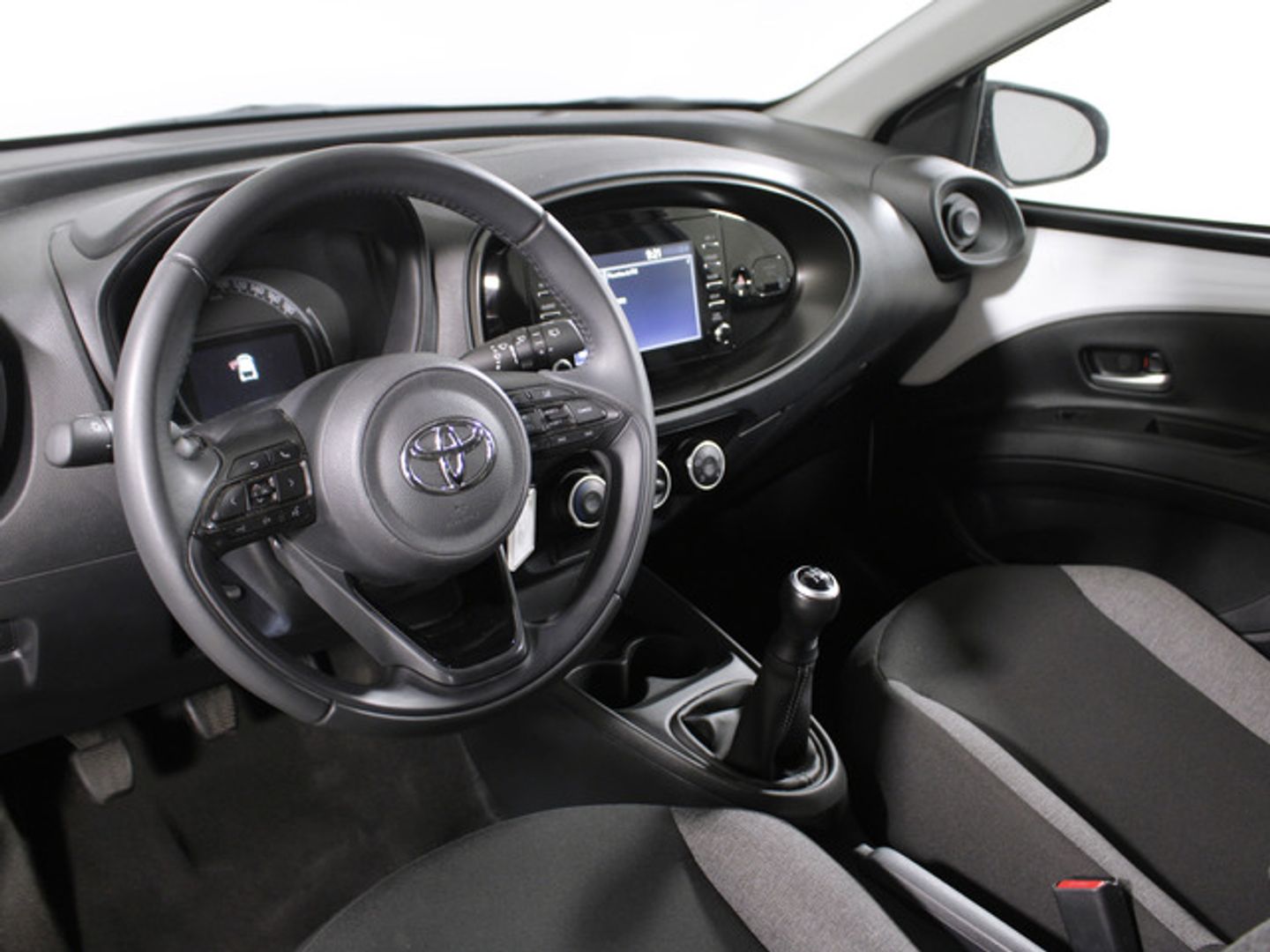 Toyota Aygo X Cross 1.0 VVT-I Play 53 kW (72 CV) Blanco SUV