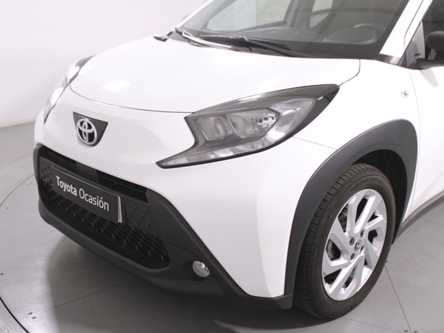 Toyota Aygo X Cross 1.0 VVT-I Play 53 kW (72 CV) Blanco SUV