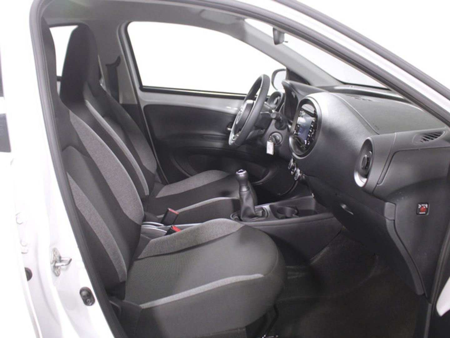 Toyota Aygo X Cross 1.0 VVT-I Play 53 kW (72 CV) Blanco SUV