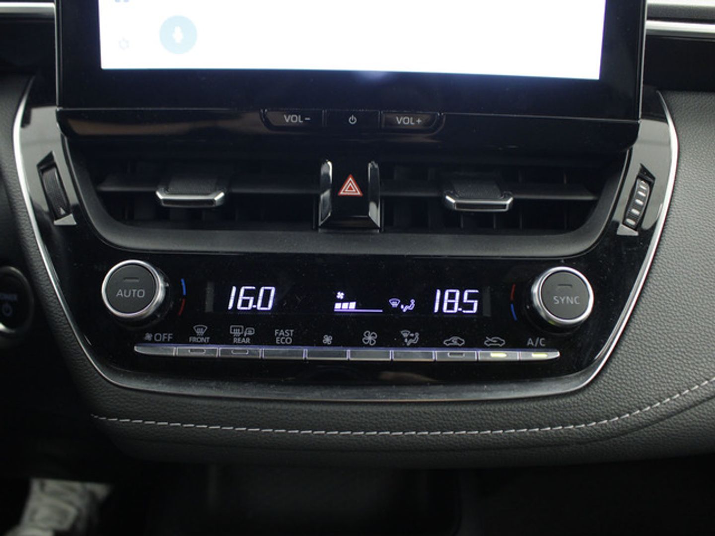 Toyota Corolla 140H Active Plus 103 kW (140 CV) Blanco Sedan