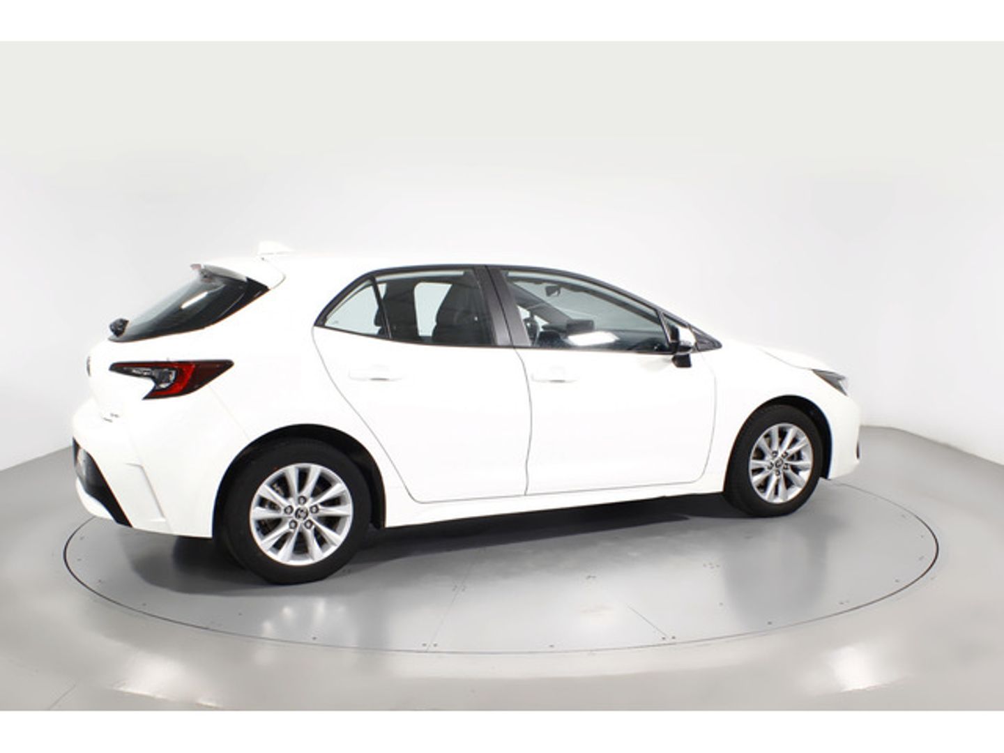 Toyota Corolla 140H Active Plus 103 kW (140 CV) Blanco Sedan