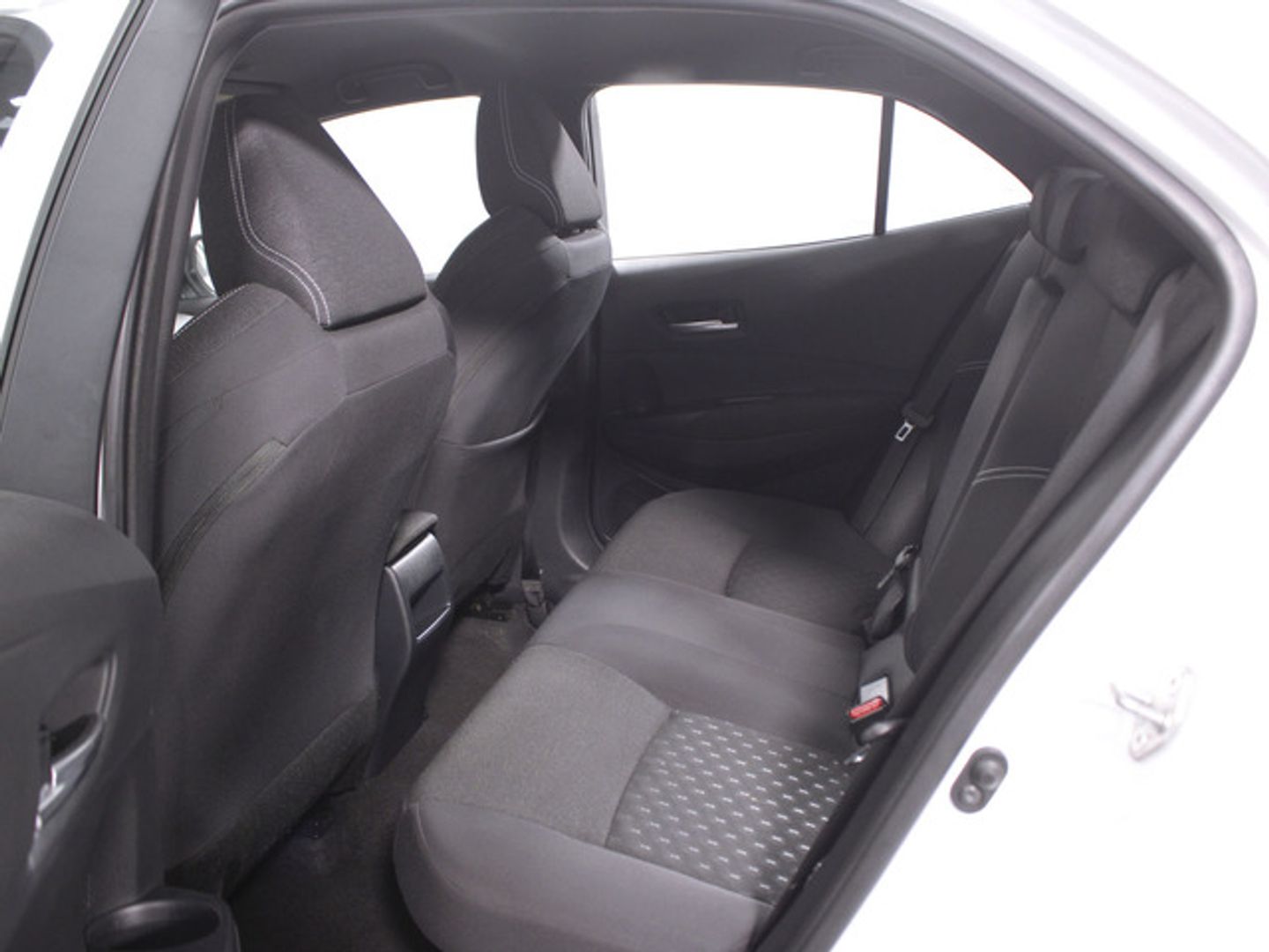 Toyota Corolla 140H Active Plus 103 kW (140 CV) Blanco Sedan