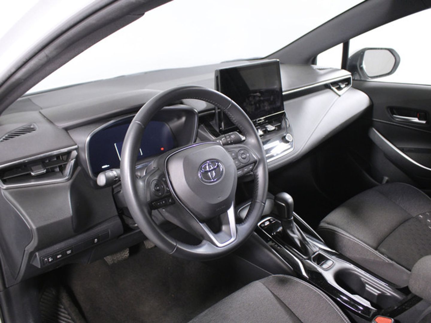 Toyota Corolla 140H Active Plus 103 kW (140 CV) Blanco Sedan