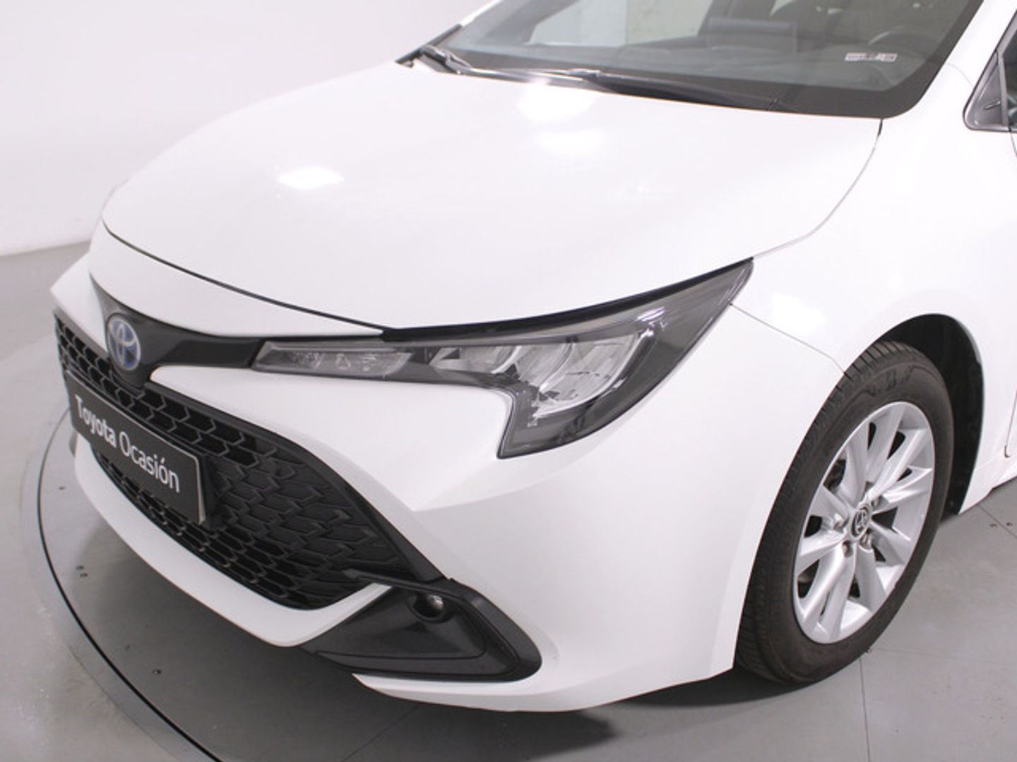 Toyota Corolla 140H Active Plus 103 kW (140 CV) Blanco Sedan
