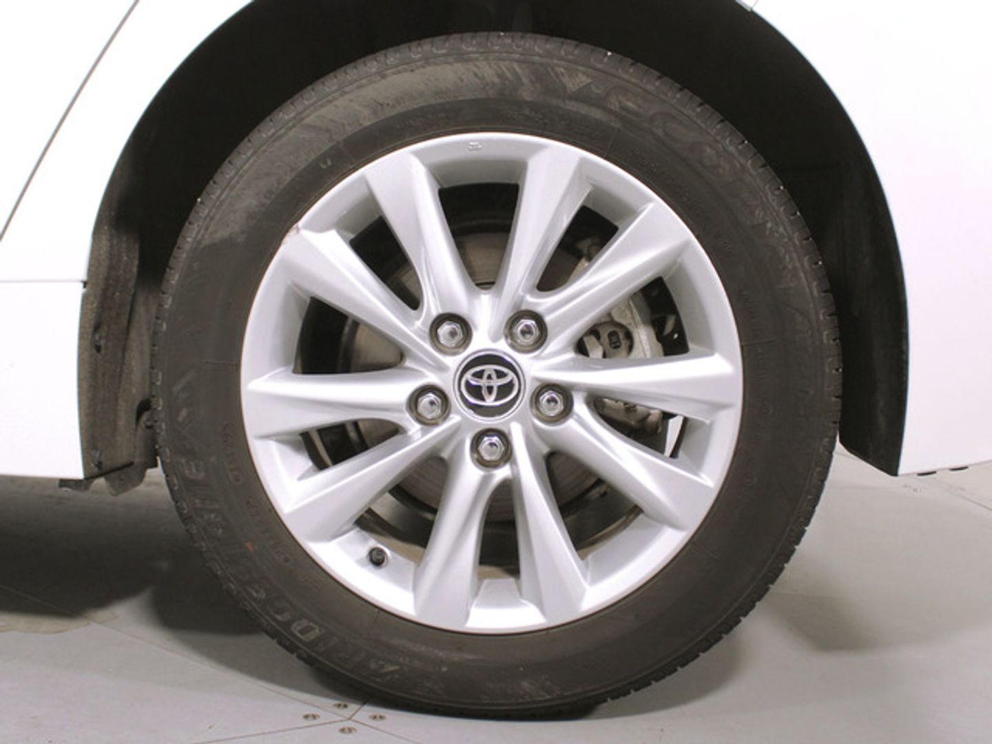 Toyota Corolla 140H Active Plus 103 kW (140 CV) Blanco Sedan