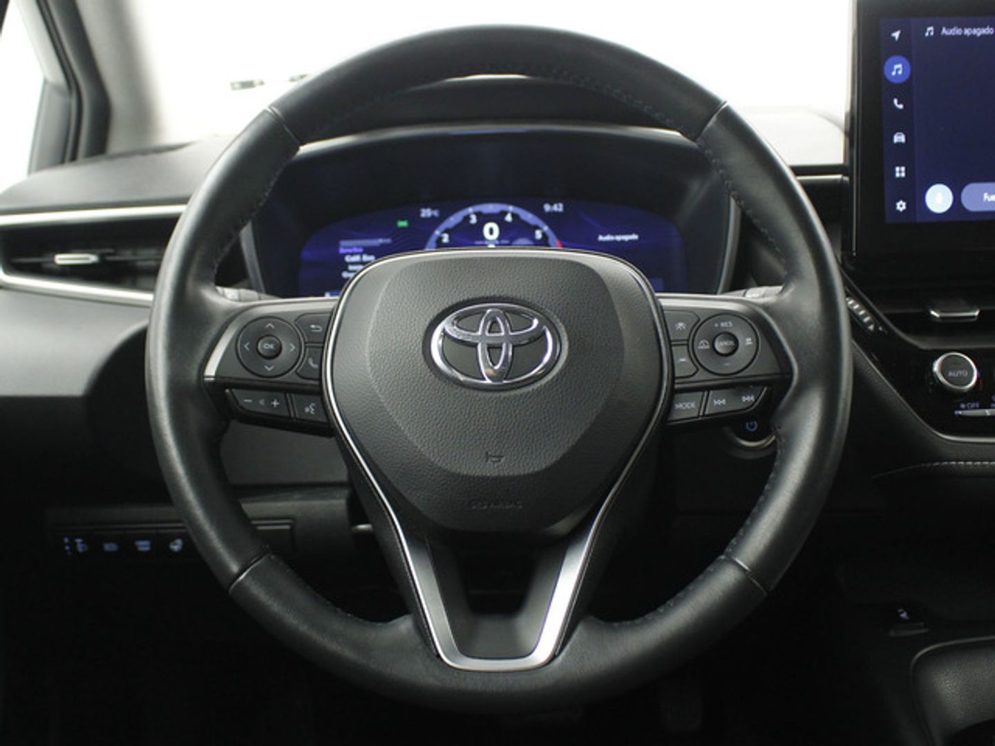 Toyota Corolla 140H Style 103 kW (140 CV) Blanco Sedan