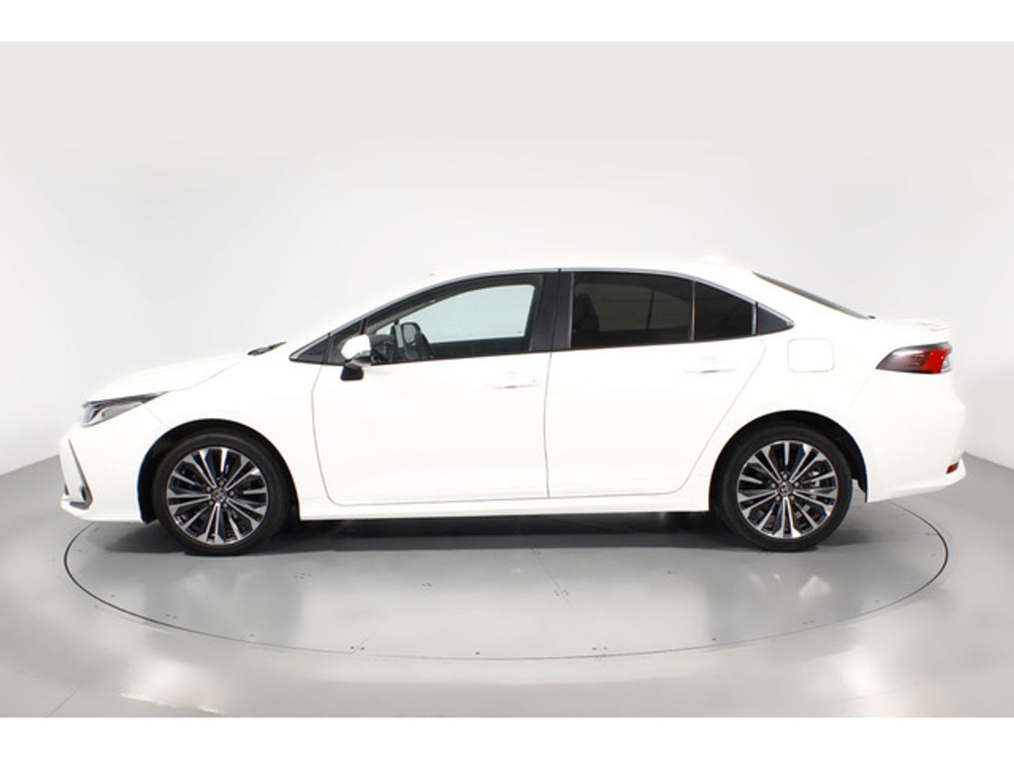 Toyota Corolla 140H Style 103 kW (140 CV) Blanco Sedan