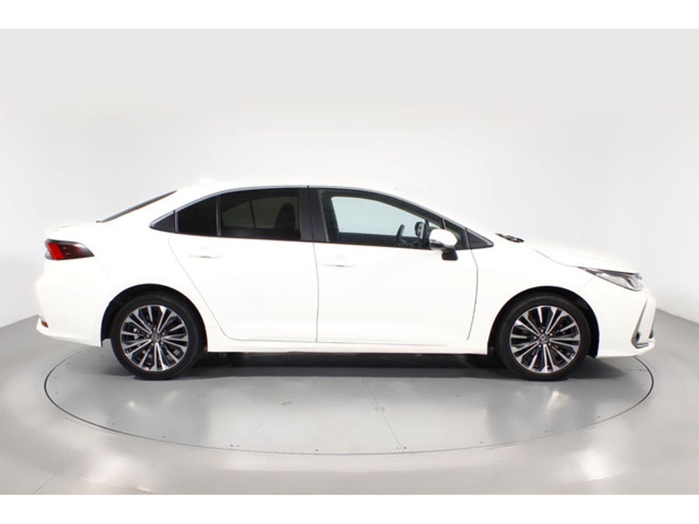 Toyota Corolla 140H Style 103 kW (140 CV) Blanco Sedan