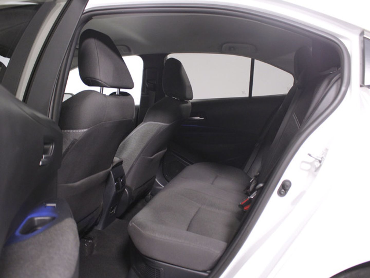 Toyota Corolla 140H Style 103 kW (140 CV) Blanco Sedan