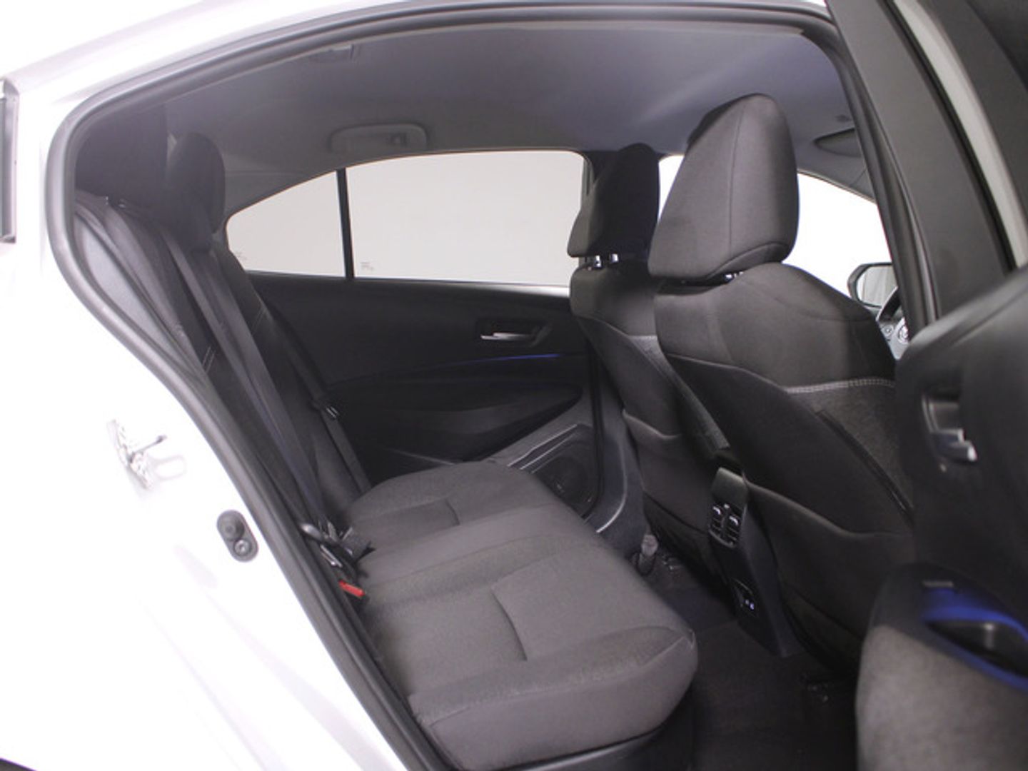 Toyota Corolla 140H Style 103 kW (140 CV) Blanco Sedan
