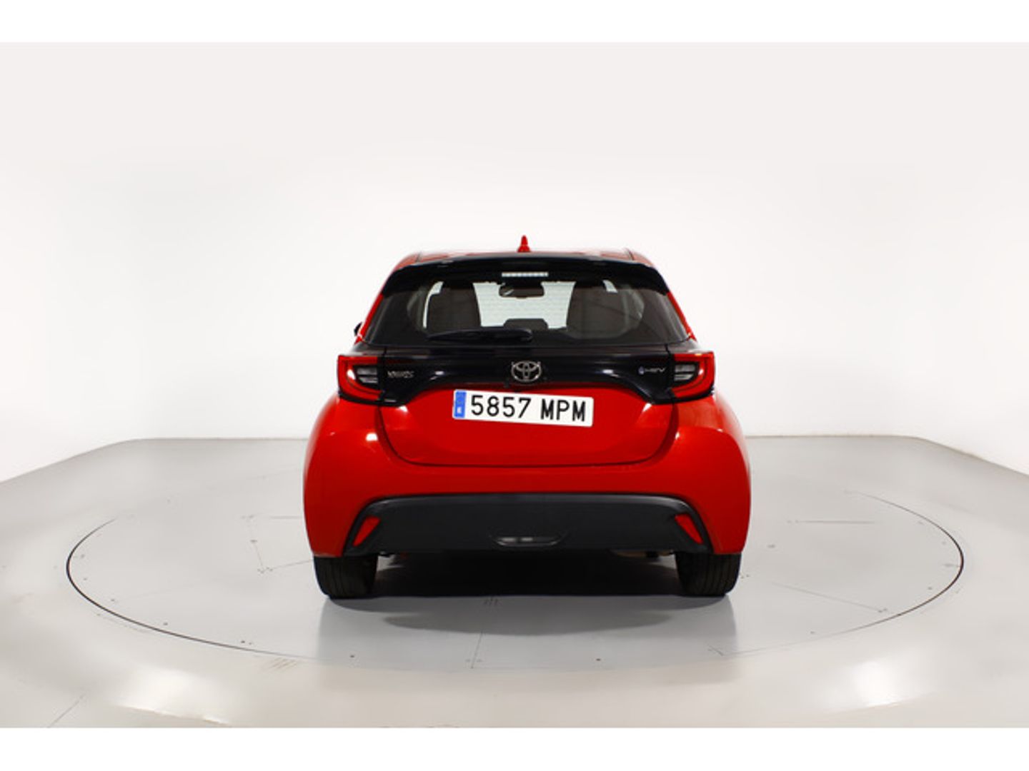 Toyota Yaris 120H Active Plus 85 kW (116 CV) Rojo Sedan