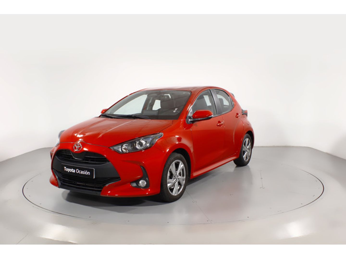 Toyota Yaris 120H Active Plus 85 kW (116 CV) Rojo Sedan
