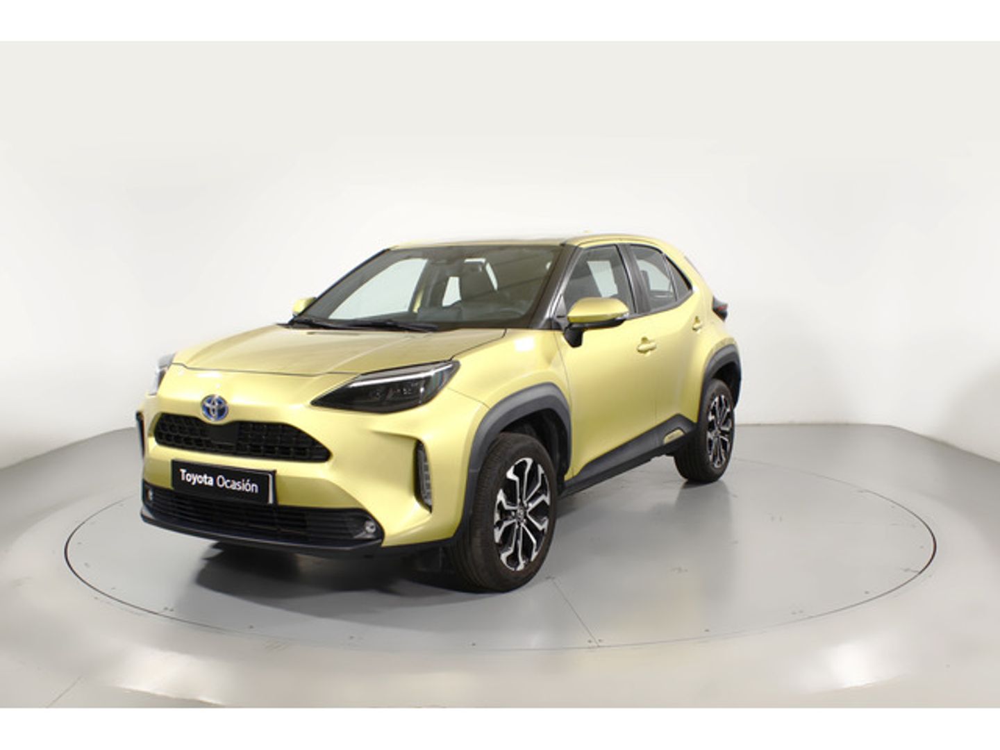 Toyota Yaris Cross 120H Active Tech 85 kW (116 CV) Oro All Terrain / Pick-up