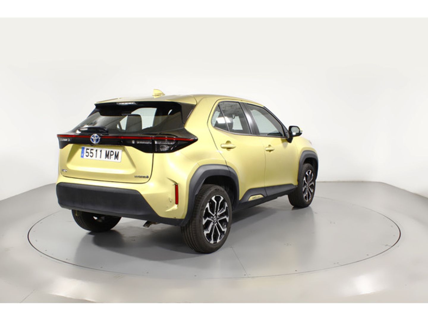 Toyota Yaris Cross 120H Active Tech 85 kW (116 CV) Oro All Terrain / Pick-up