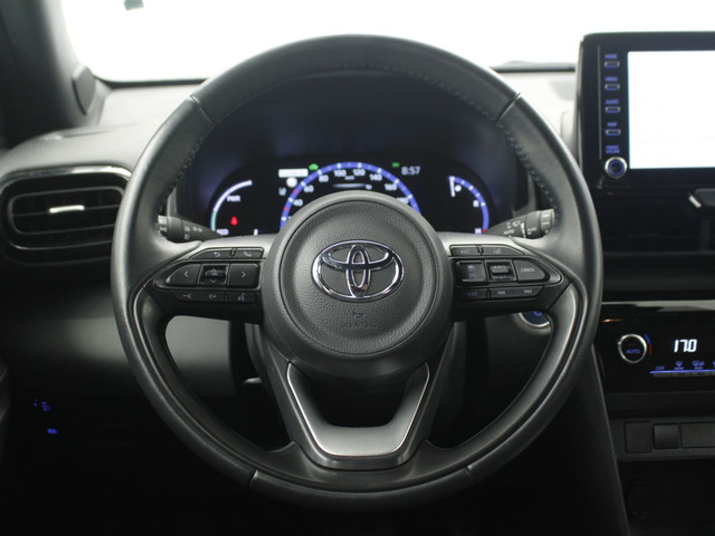 Toyota Yaris Cross 120H Active Tech 85 kW (116 CV) Blanco All Terrain / Pick-up