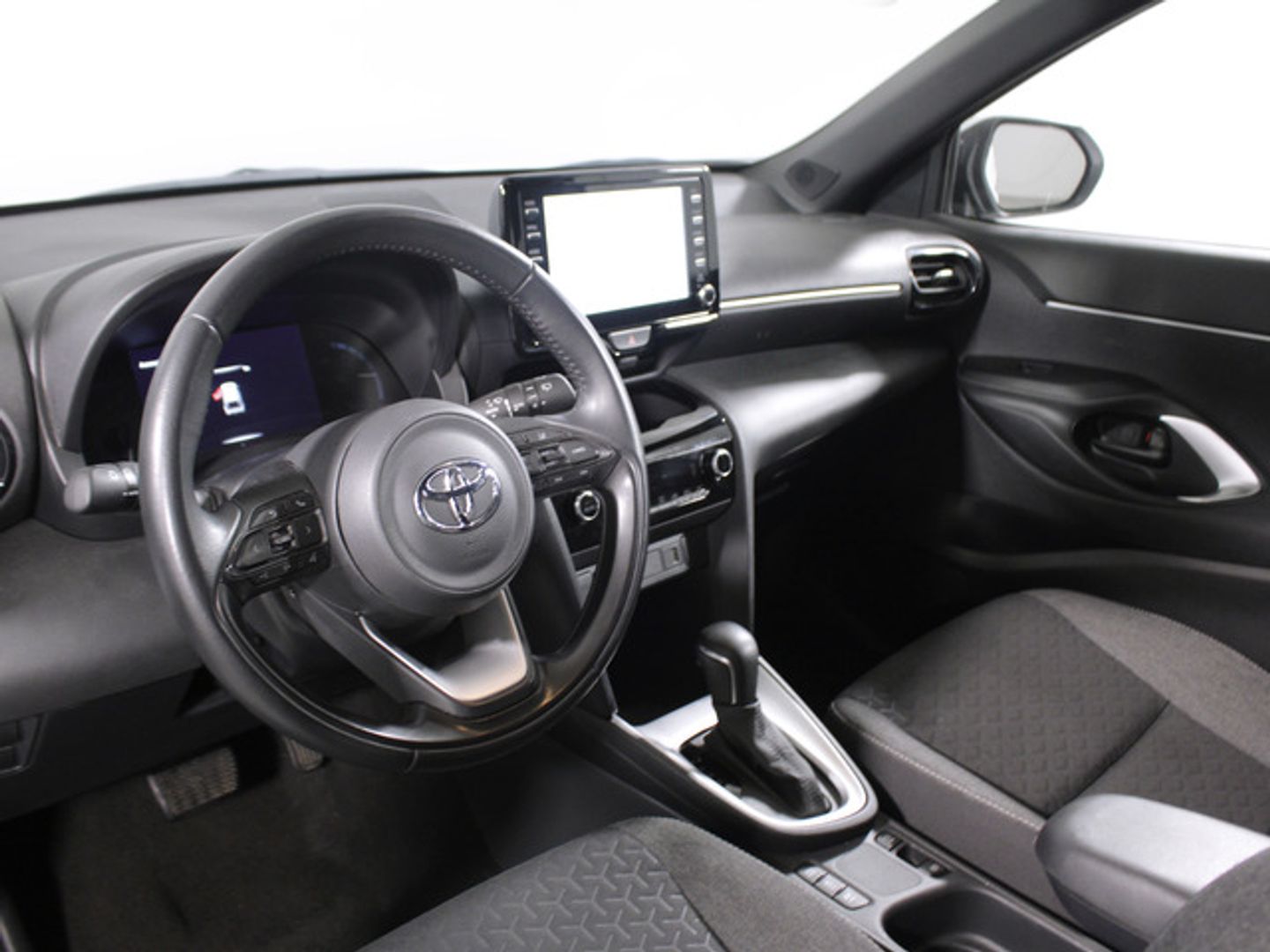 Toyota Yaris Cross 120H Active Tech 85 kW (116 CV) Blanco All Terrain / Pick-up
